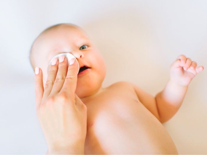 Gạc lau mi mắt Ocuvane Baby – Gạc vệ sinh mắt cho trẻ nhỏ an toàn và hiệu quả gac-lau-mi-mat-baby-ve-sinh-dung-cach-giup-mat-sach-khoe