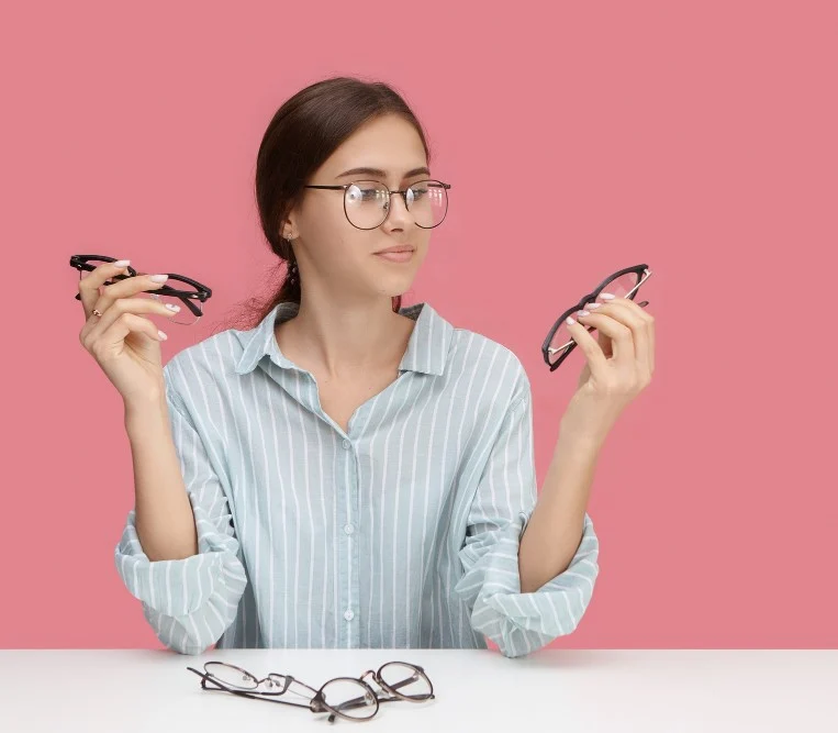 Gọng kính siêu nhẹ: Bí quyết thoải mái suốt ngày dài 5 gọng kính siêu nhẹ-Ưu và nhược điểm của gọng kính siêu nhẹ