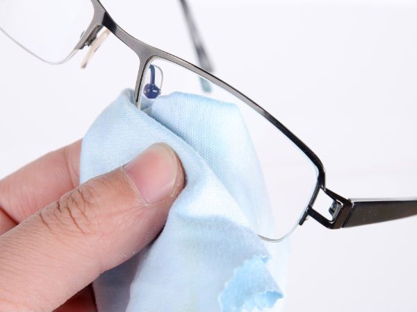 Tìm Hiểu Kính Cận 2 Tròng Là Gì? Có Nên Dùng Không? 5 kính cận 2 tròng - Có nên sử dụng kính cận 2 tròng không?