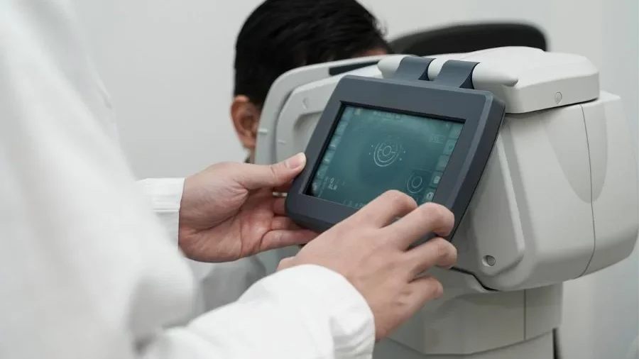 Mắt 9/10 Là Cận Bao Nhiêu Độ? Có Đáng Lo Ngại Không? 4 mắt 9/10 là cận bao nhiêu độ-Có cần đi đo mắt khi thị lực 9/10?