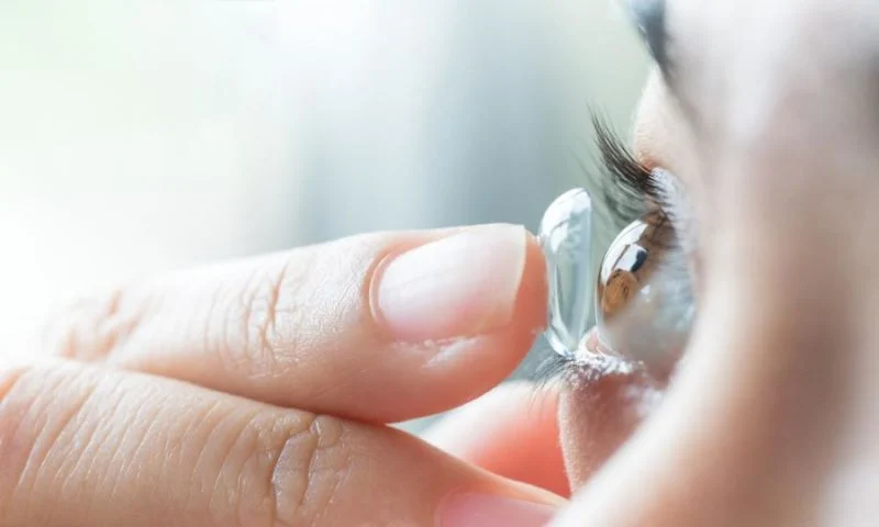 Nên mua kính áp tròng cận loạn ở đâu chất lượng cao ? 1 Mua kính áp tròng cận loạn ở đâu