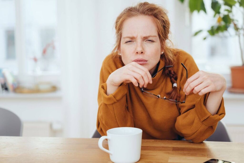 Mắt 1/10 Là Cận Bao Nhiêu Độ? Nhận Biết Và Xử Lý Đúng 2 Mắt 1/10 là cận bao nhiêu độ-Mắt thị lực 1/10 có cần đeo kính không?