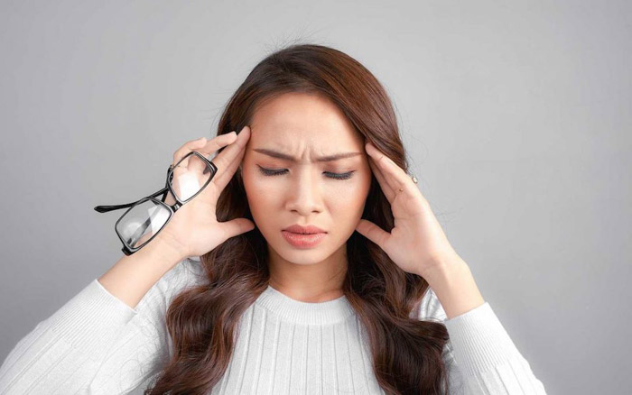 Kính Cận Bị Mờ: Nguyên Nhân, Tác Hại Và Cách Khắc Phục 5 Tác hại của việc đeo kính cận bị mờ