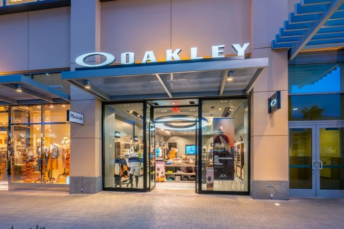 thương hiệu kính gọng đa giác Oakley
