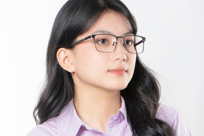 Các loại gọng kính cận nữ đẹp, nhẹ và thời trang 2025 6 Gọng kính cận nữ vuông