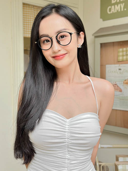 Các loại gọng kính cận nữ đẹp, nhẹ và thời trang 2025 5 Kính cận nữ tròn